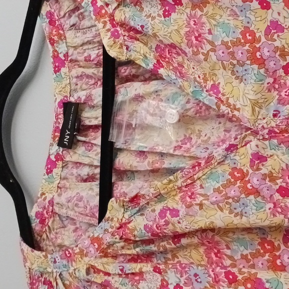 Jones New York size 2X women's colorful floral pull-on blouse. - Picture 14 of 16